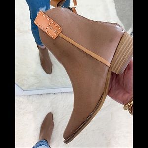 Free Reign Western Ankle Boots in Taupe Brown